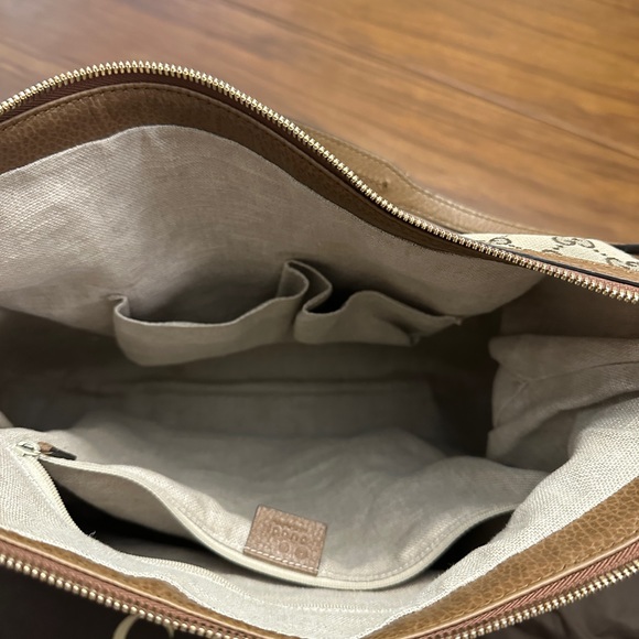 Gucci signature hobo bag leather bottom and handle. Original dust bag included. - Picture 10 of 13